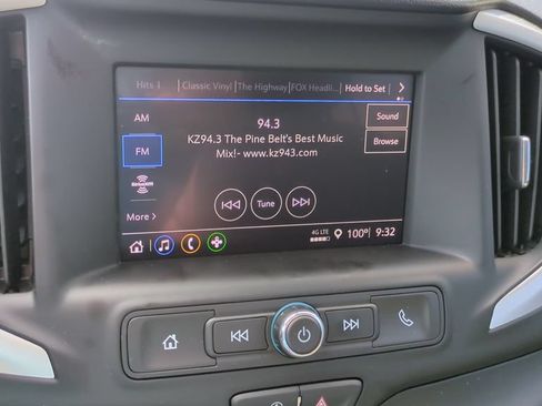 Used 2024 GMC Terrain SLE FWD image 17