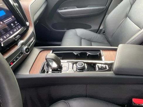 Certified 2024 Volvo XC60 B5 Plus w/ Protection Package Premier AWD/4WD image 18