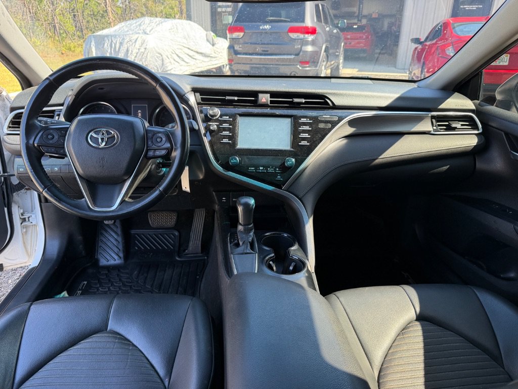 Used 2018 Toyota Camry SE FWD image 6