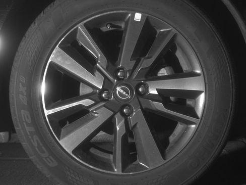 Used 2025 Nissan Versa SV image 13