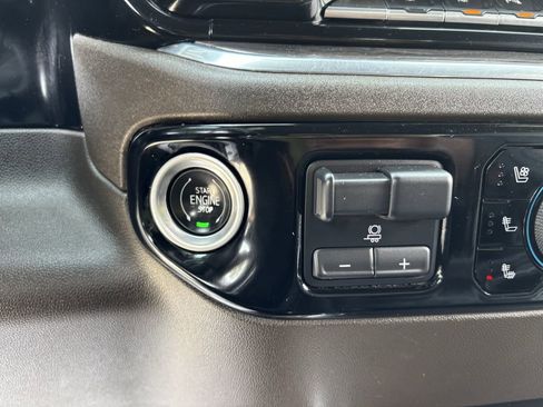 Used 2024 Chevrolet Silverado 2500 LTZ w/ LTZ Convenience Package image 17