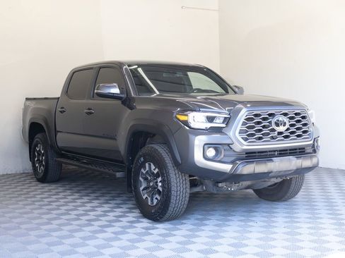 Used 2023 Toyota Tacoma TRD Off-Road w/ Black Out Package (TMS) AWD/4WD image 6