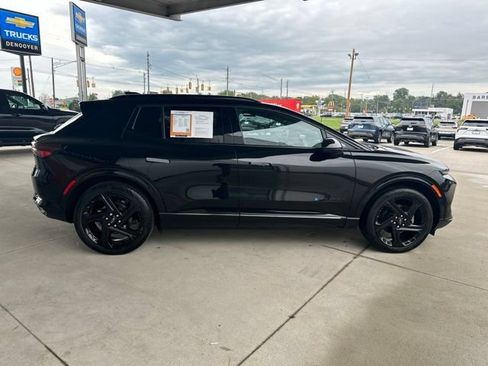 Used 2024 Chevrolet Equinox EV RS w/ LPO, Trailering Package FWD image 5