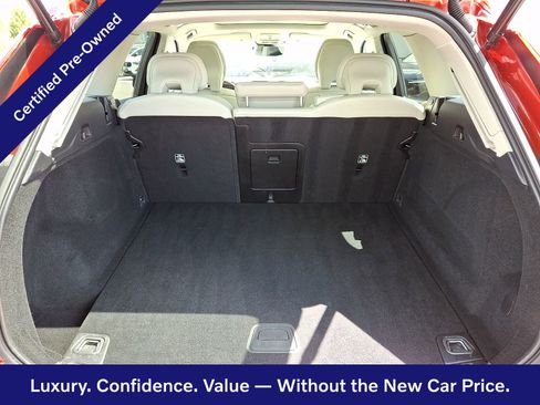 Certified 2024 Volvo XC60 B5 Plus w/ Climate Package AWD/4WD image 29