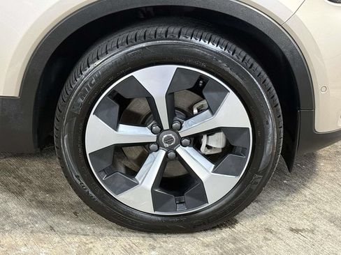 Used 2024 Volvo XC40 B5 Plus AWD/4WD image 13