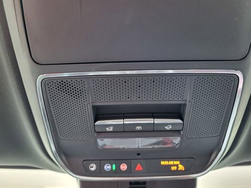 Used 2024 Chevrolet Traverse RS image 52