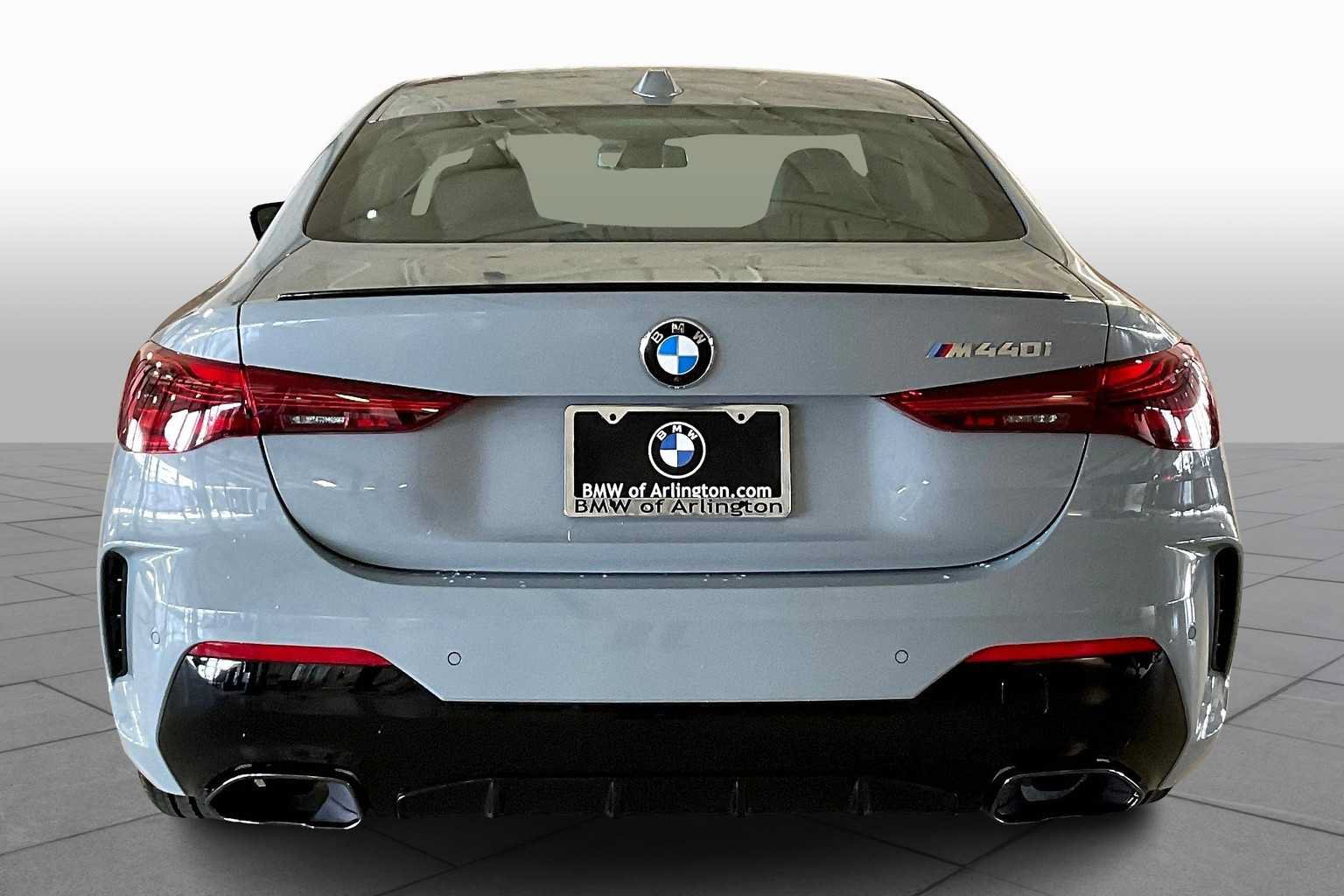 Used 2026 BMW M440i Coupe w/ Premium Package RWD image 4