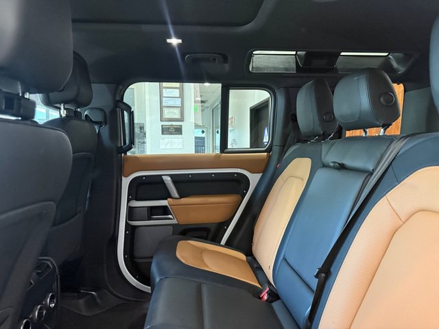 Used 2024 Land Rover Defender 110 X-Dynamic SE AWD/4WD image 8