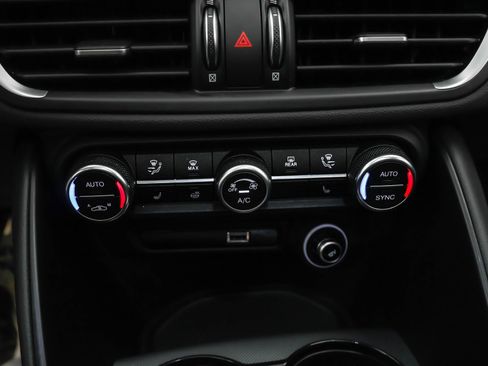 Used 2024 Alfa Romeo Giulia Ti image 39