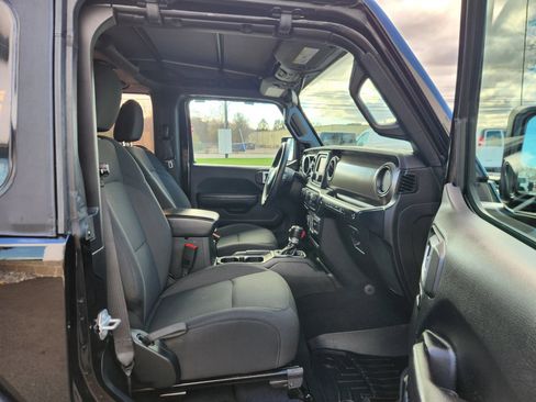 Used 2018 Jeep Wrangler Sport AWD/4WD image 35