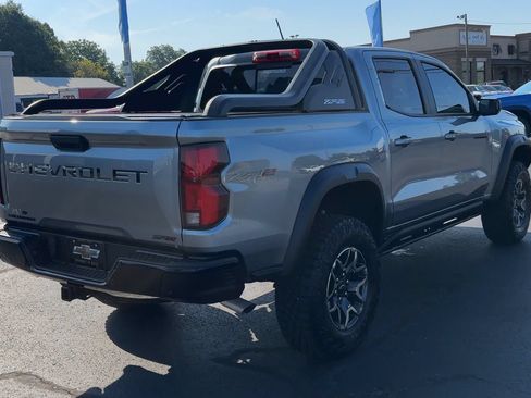 Used 2024 Chevrolet Colorado ZR2 w/ Safety Package AWD/4WD image 8