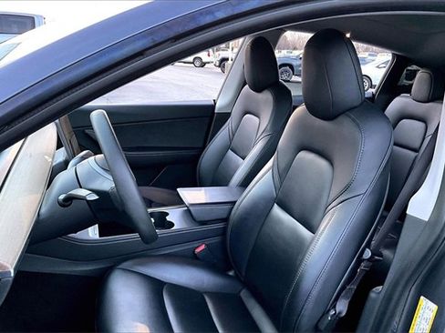 Used 2021 Tesla Model Y Long Range image 19