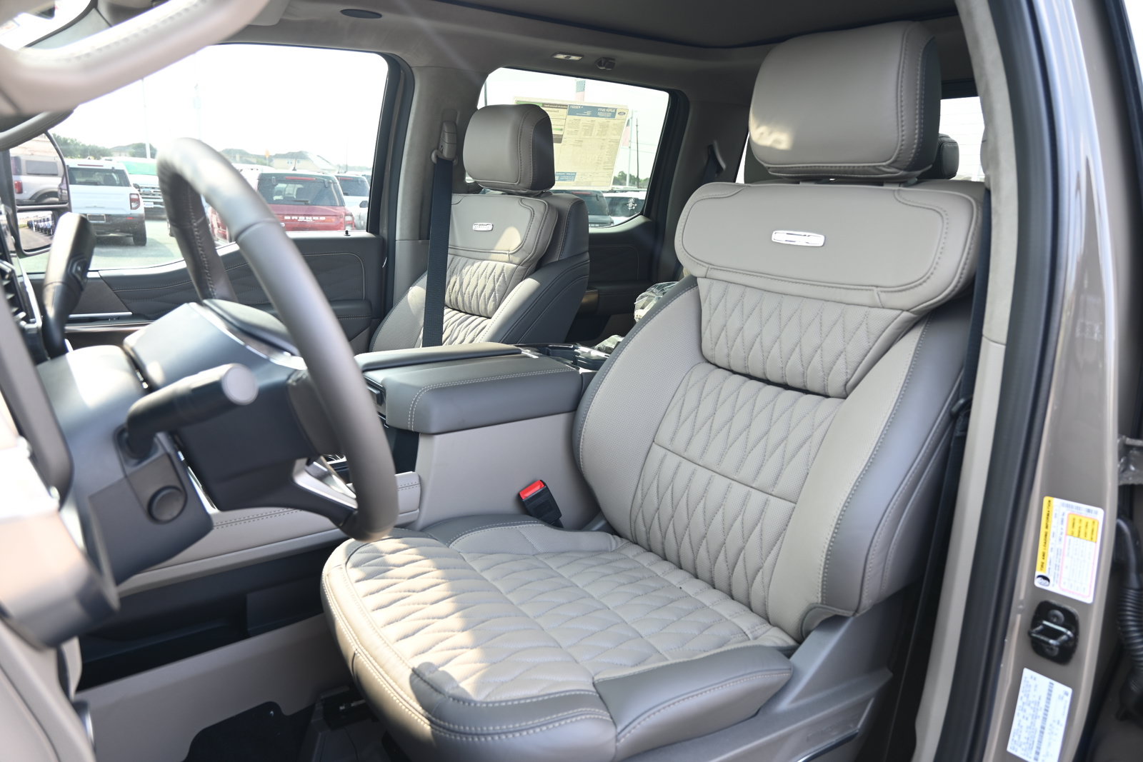 New 2026 Ford F250 Platinum w/ Platinum Plus Package AWD/4WD image 34