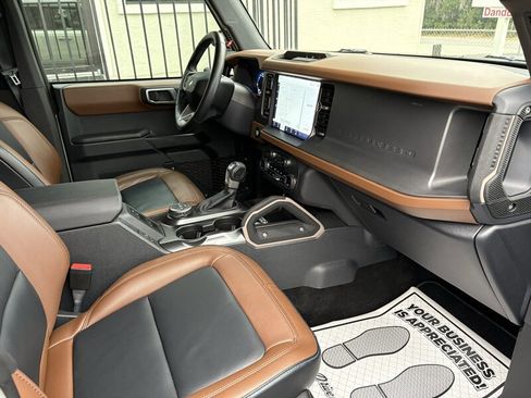 Used 2024 Ford Bronco Outer Banks image 19