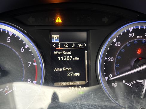 Used 2018 Toyota Highlander XLE image 23