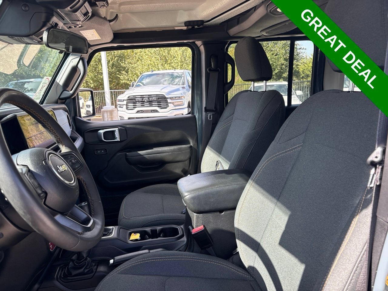 Used 2024 Jeep Wrangler Unlimited AWD/4WD image 16