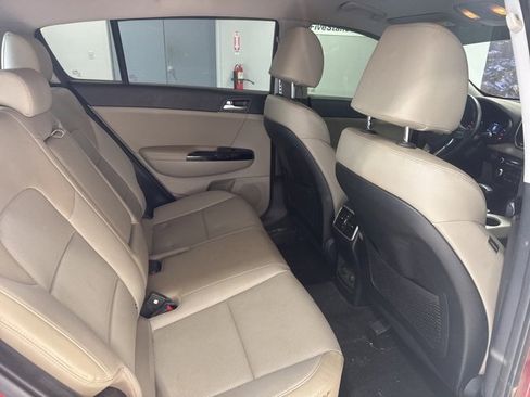 Used 2021 Kia Sportage EX image 18