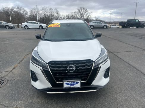 Used 2024 Nissan Kicks SR w/ SR Premium Package image 8