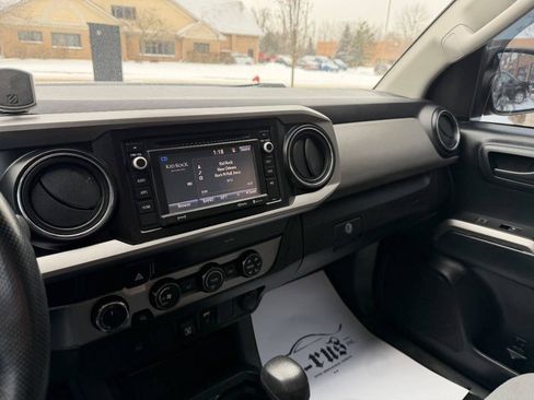 Used 2019 Toyota Tacoma SR5 image 16