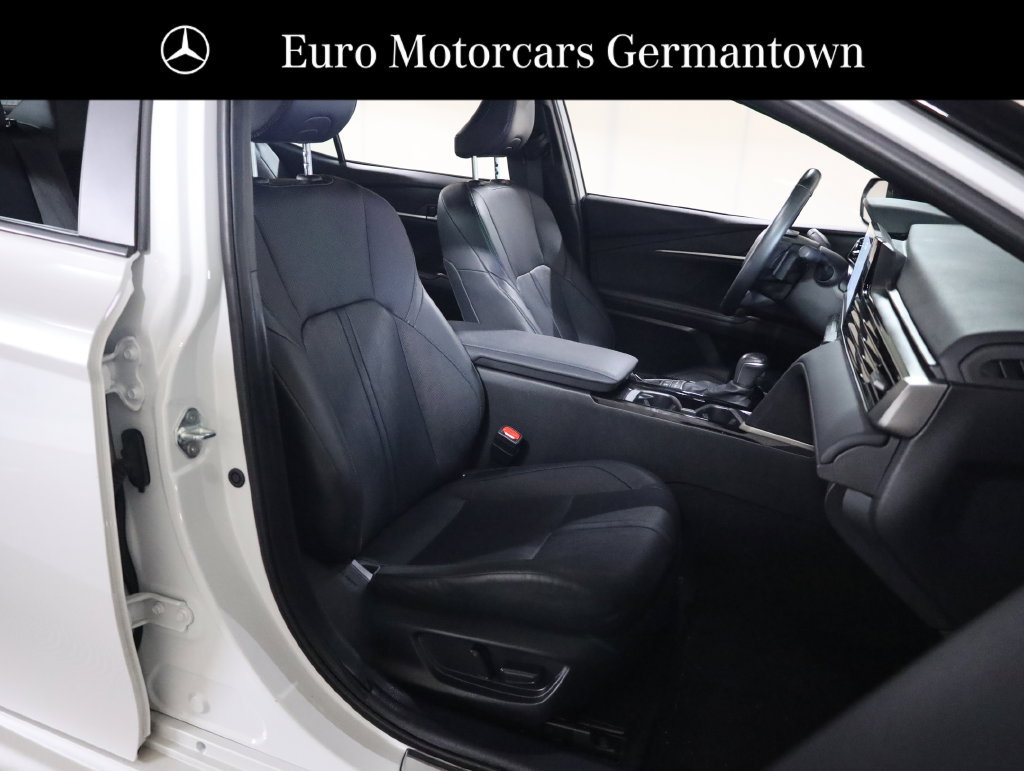 Used 2025 Toyota Camry XSE FWD image 59