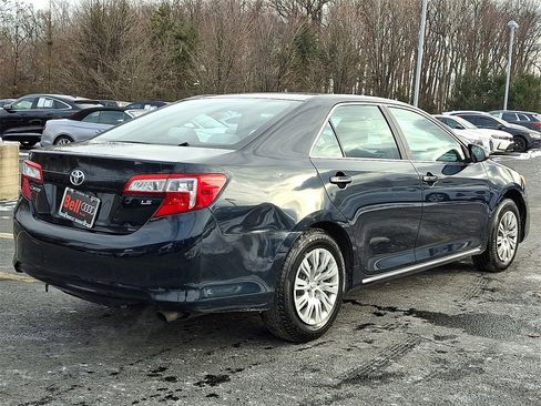 Used 2013 Toyota Camry LE image 13