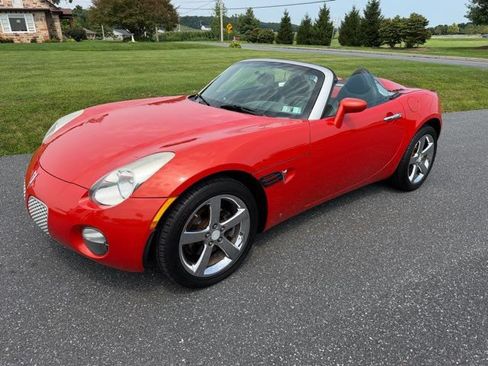 Used 2008 Pontiac Solstice Convertible w/ Premium Package RWD image 1