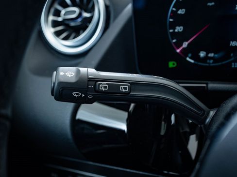 Certified 2025 Mercedes-Benz GLA 250 4MATIC image 28