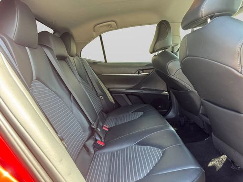 Used 2020 Toyota Camry SE FWD image 32
