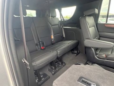 Used 2025 GMC Yukon XL Denali AWD/4WD image 33