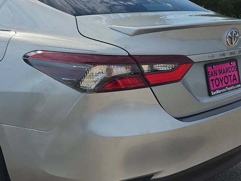 Used 2021 Toyota Camry LE FWD image 28