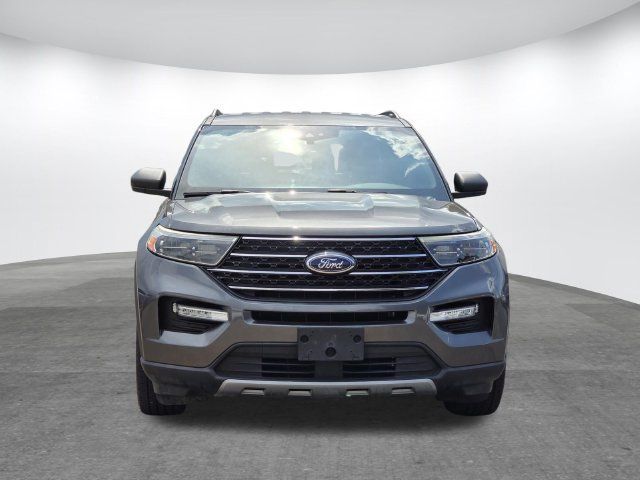 Used 2020 Ford Explorer XLT w/ Equipment Group 202A RWD image 2