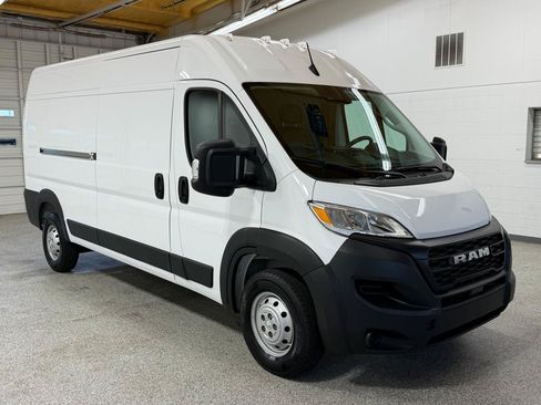 Used 2023 RAM ProMaster 2500 FWD image 6