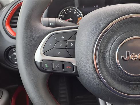 Used 2023 Jeep Renegade Trailhawk image 17