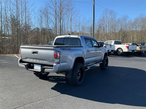 Used 2020 Toyota Tacoma TRD Sport image 5