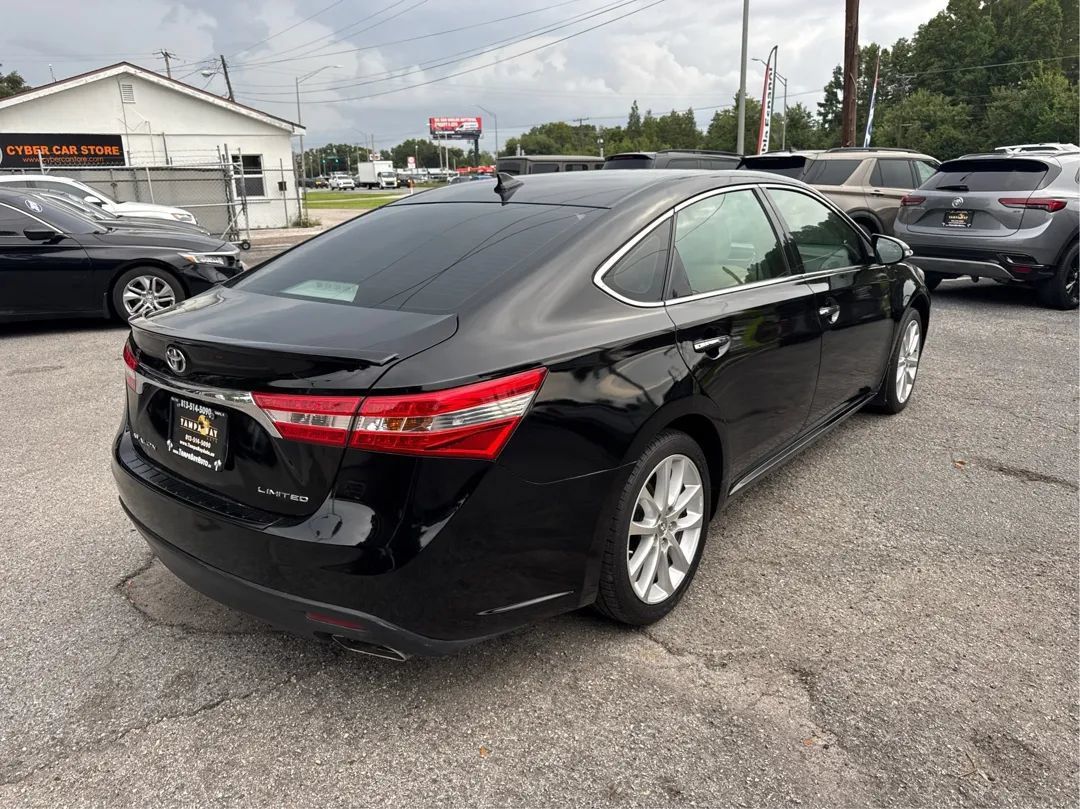 Used 2014 Toyota Avalon Limited w/ Technology Package FWD image 5