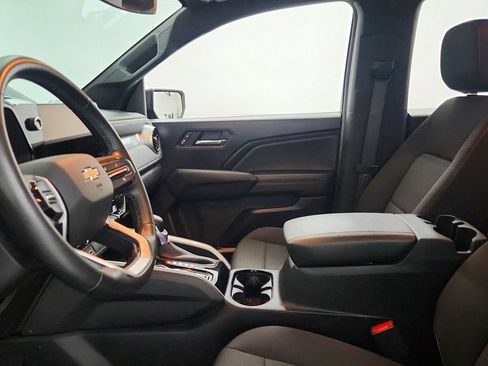 Used 2023 Chevrolet Colorado LT AWD/4WD image 17