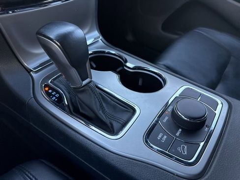 Used 2022 Jeep Grand Cherokee Limited image 11