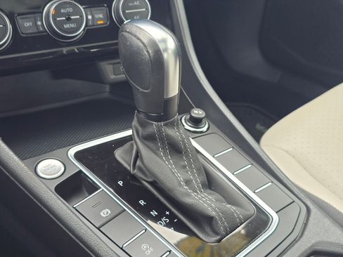 Used 2021 Volkswagen Jetta R-Line FWD image 28