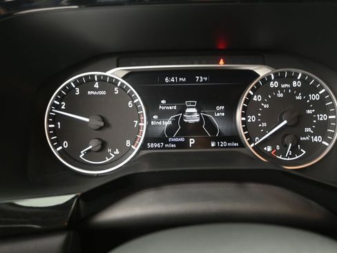 Used 2022 Nissan Pathfinder SV image 12