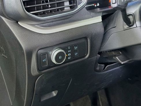 Used 2022 Ford Explorer XLT w/ Equipment Group 202A AWD/4WD image 12