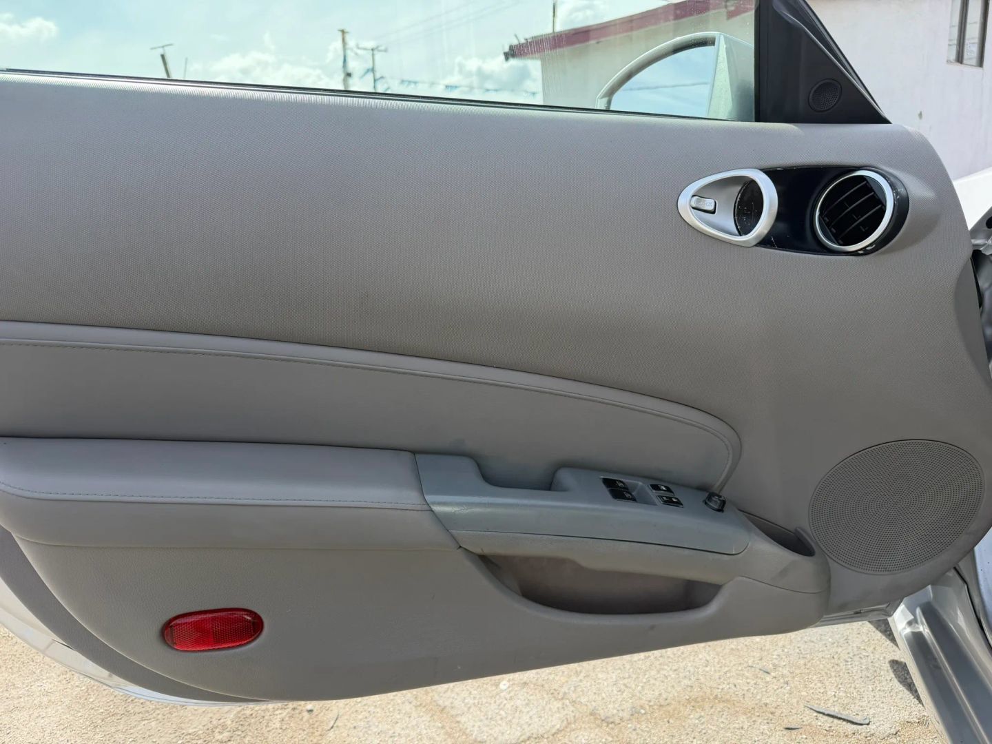 Used 2008 Nissan 350Z Touring RWD image 9