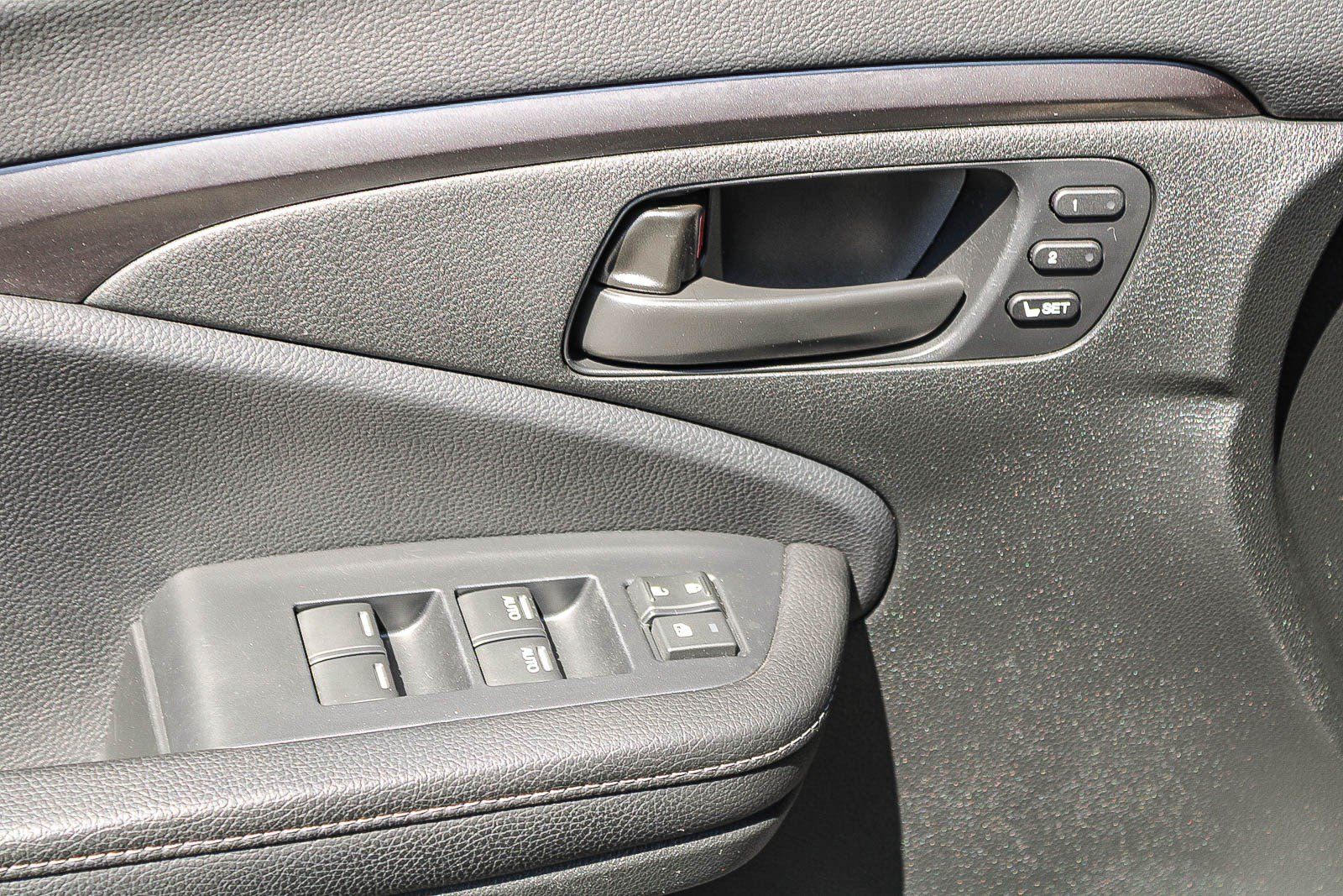 Certified 2025 Honda Passport EX-L image 22
