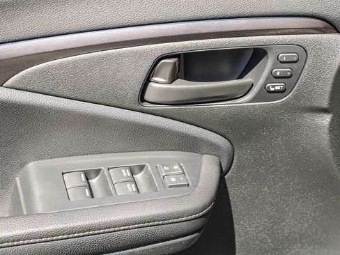 Certified 2025 Honda Passport EX-L image 22