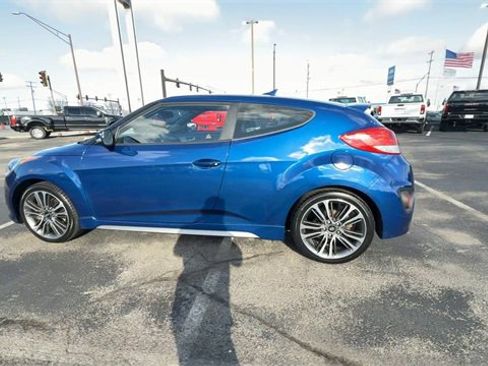 Used 2016 Hyundai Veloster Turbo image 5
