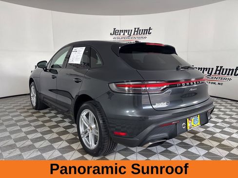 Used 2022 Porsche Macan w/ Premium Package Plus image 7