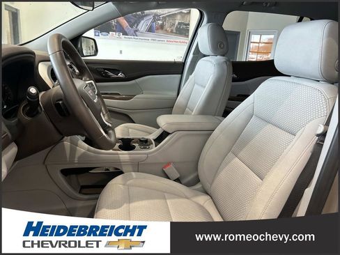 Used 2023 GMC Acadia SLE w/ Driver Convenience Package image 15