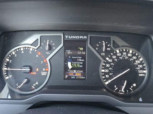 Used 2022 Toyota Tundra SR5 w/ SR5 Premium Package image 18