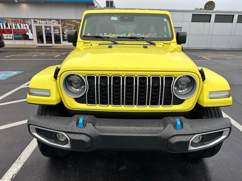 Used 2024 Jeep Wrangler Unlimited Sahara AWD/4WD image 2