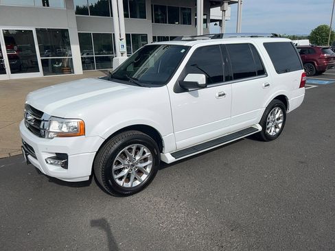 Used 2017 Ford Expedition Limited AWD/4WD image 3