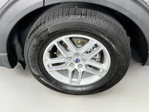 Used 2025 Ford Explorer Active w/ Active Comfort Package RWD image 11